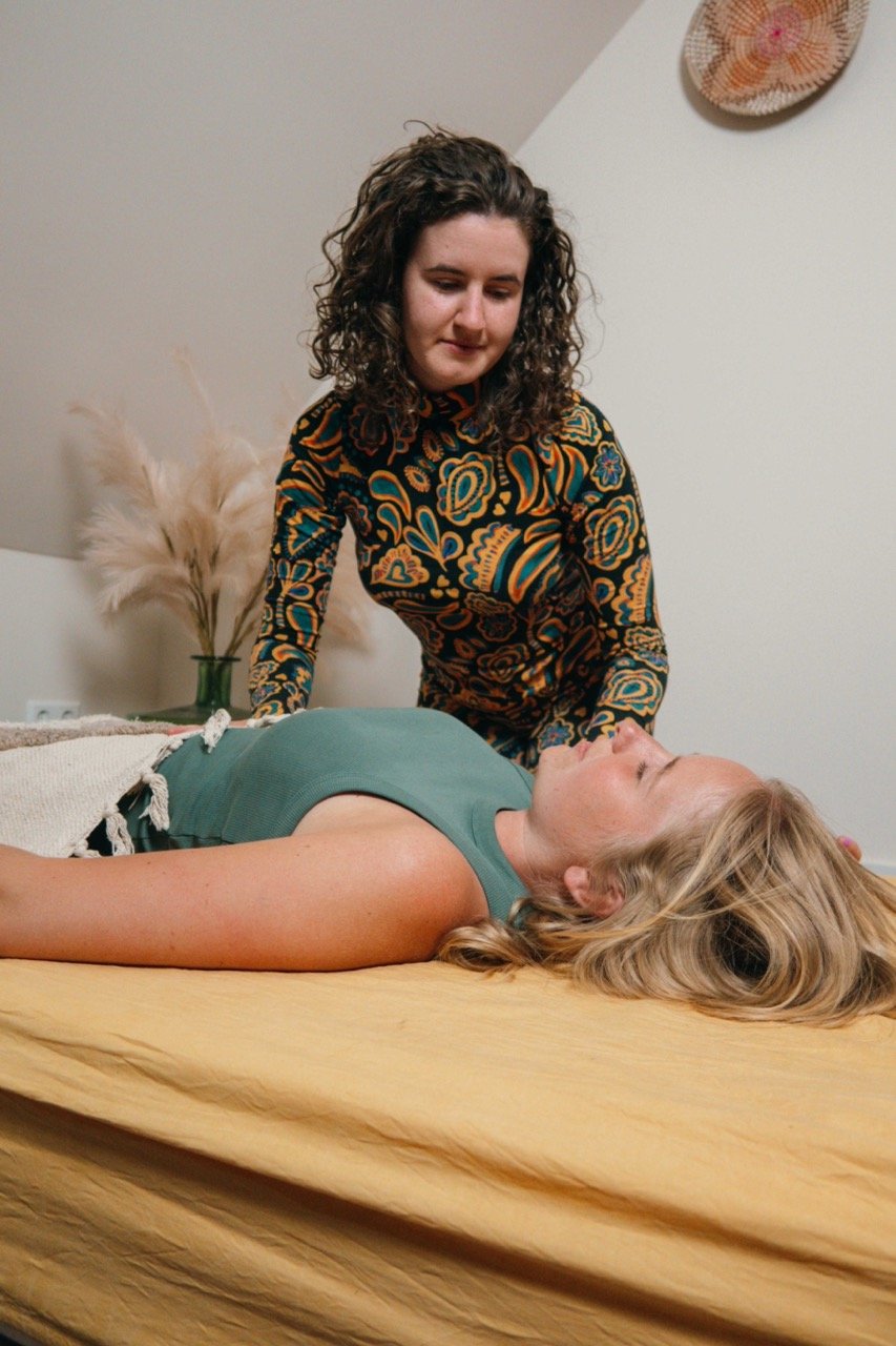 Ademsessie waarbij ontspanning, emoties en lichamelijke sensaties ervaren worden